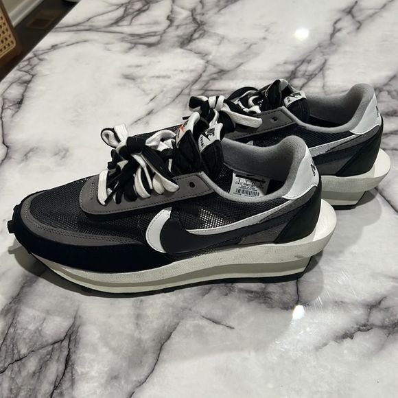 1000% Auth. Nike Sacai X LDWaffle ‘Black’ Size 8 main image 6